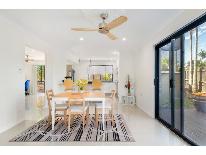186 Scarborough Road, Scarborough QLD 4020