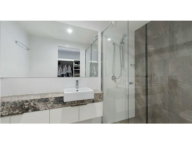 603/4 Anderson Street, Scarborough QLD 4020