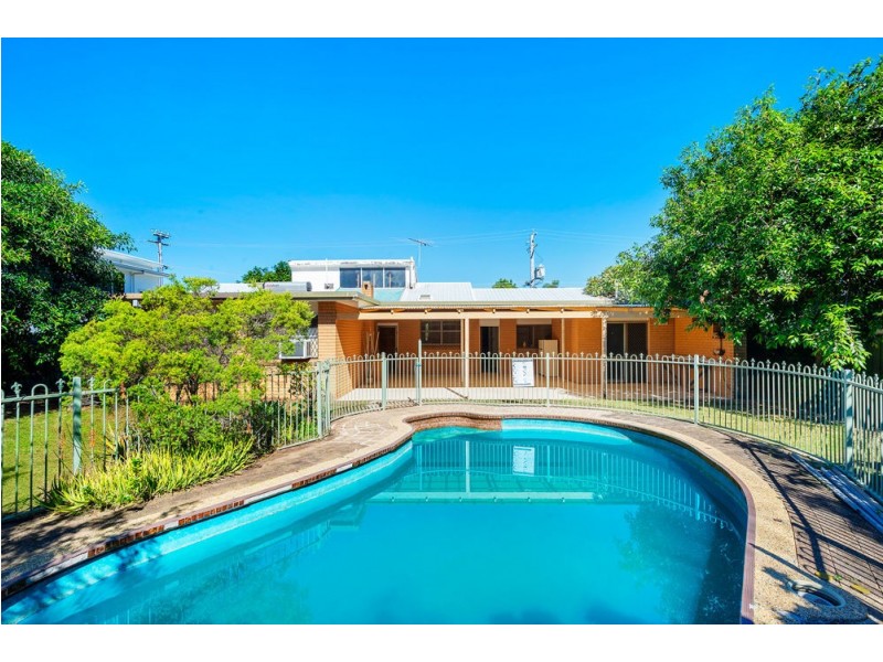 30 Jeays Street, Scarborough QLD 4020