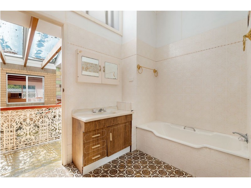 30 Jeays Street, Scarborough QLD 4020