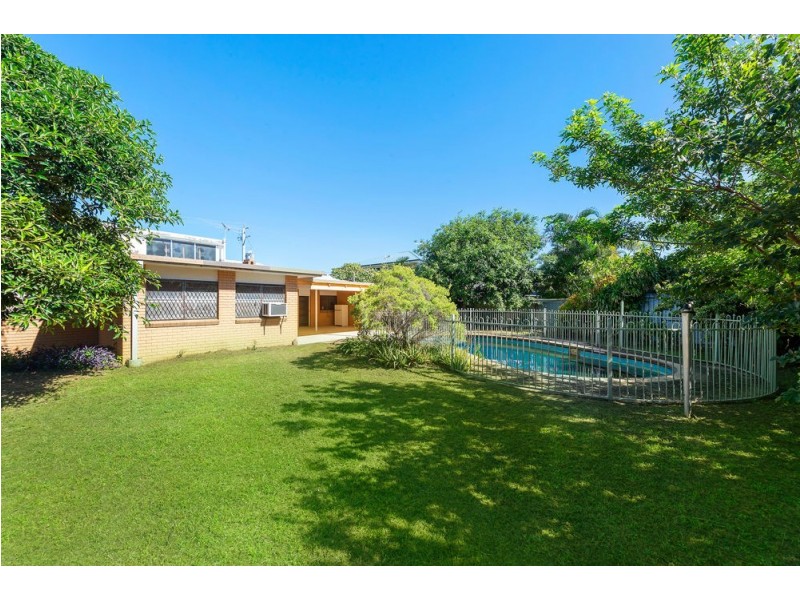 30 Jeays Street, Scarborough QLD 4020