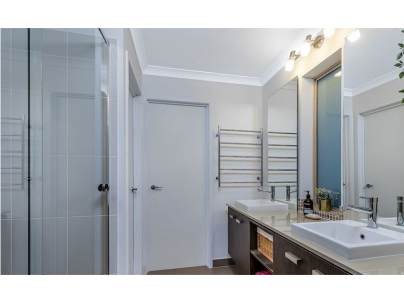 19 Troon Street, North Lakes QLD 4509