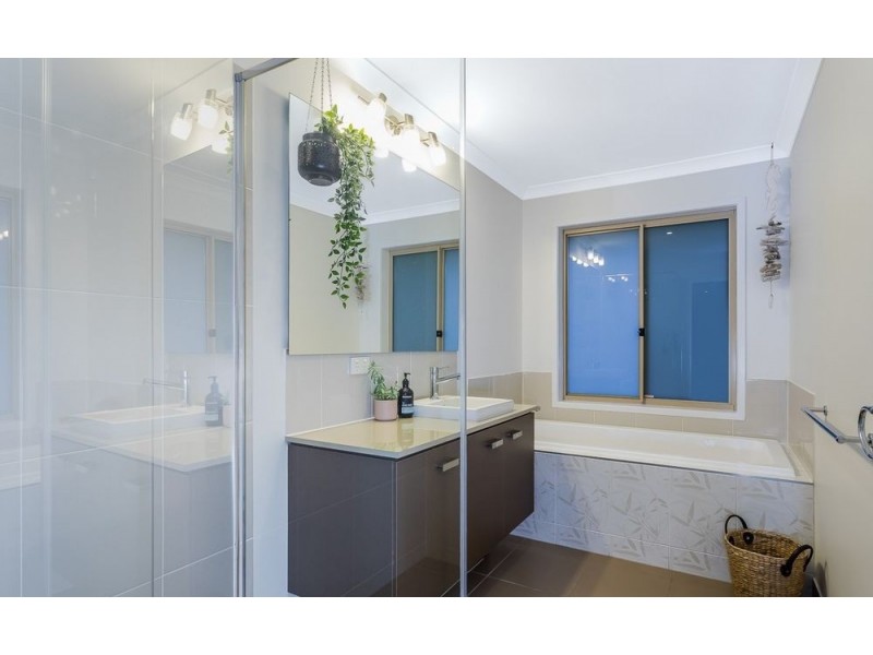 19 Troon Street, North Lakes QLD 4509