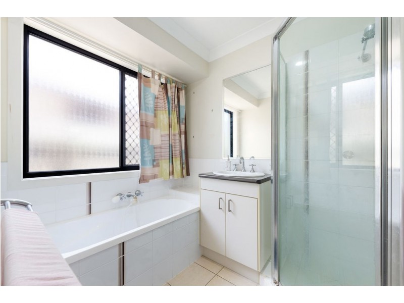 27 Leichhardt Avenue, Rothwell QLD 4022