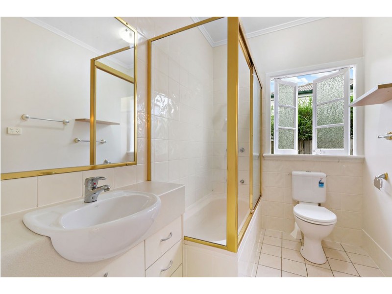 2 Bradley Road, Clontarf QLD 4019