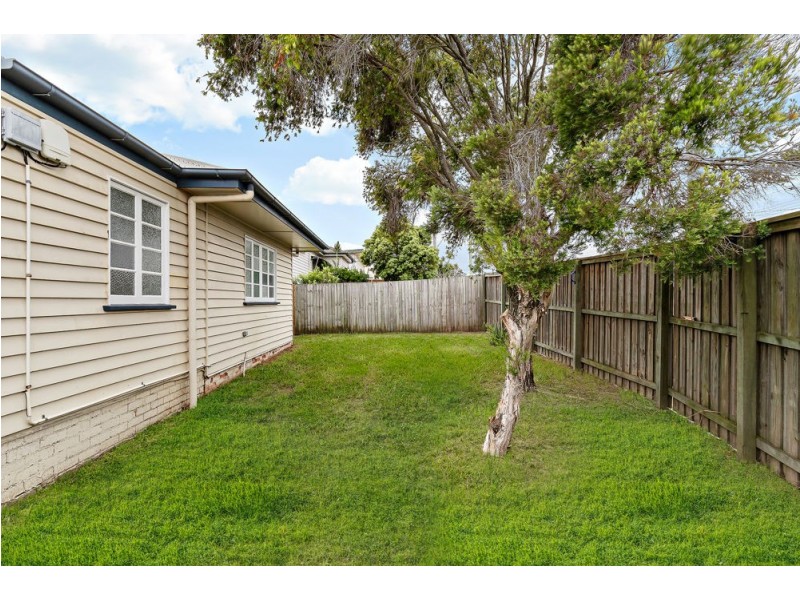 2 Bradley Road, Clontarf QLD 4019