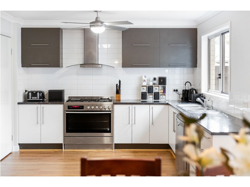6 Osborne Tce, Deception Bay QLD 4508