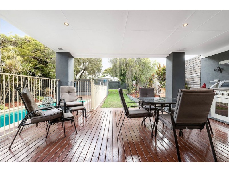 6 Osborne Tce, Deception Bay QLD 4508