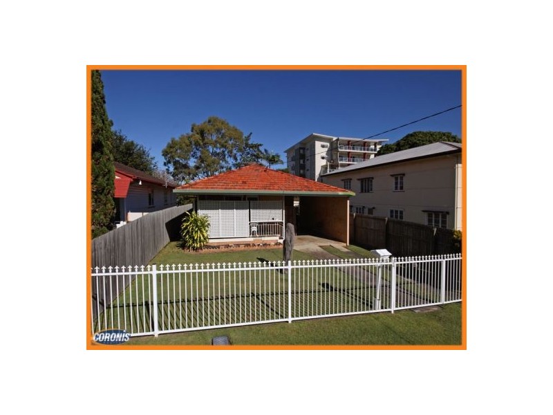 15a Louis Street, Redcliffe QLD 4020
