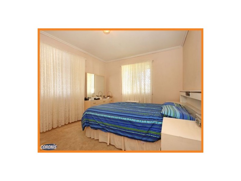 15a Louis Street, Redcliffe QLD 4020