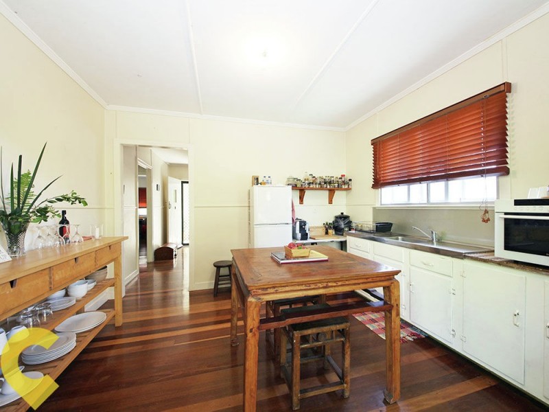 454 Oxley Avenue, Redcliffe QLD 4020