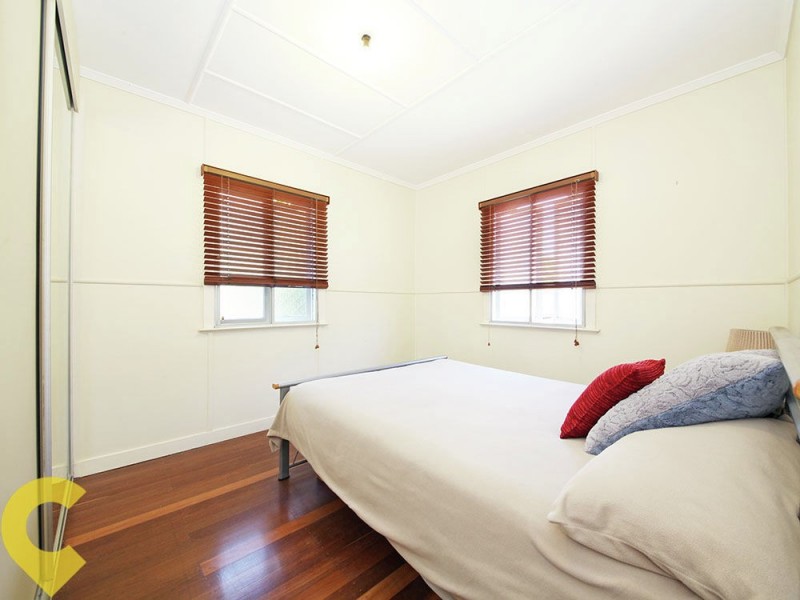 454 Oxley Avenue, Redcliffe QLD 4020