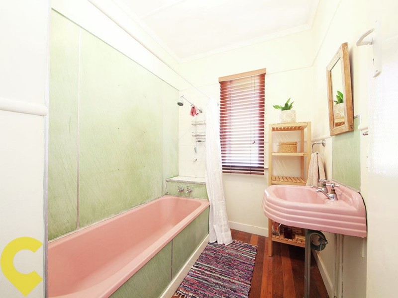 454 Oxley Avenue, Redcliffe QLD 4020