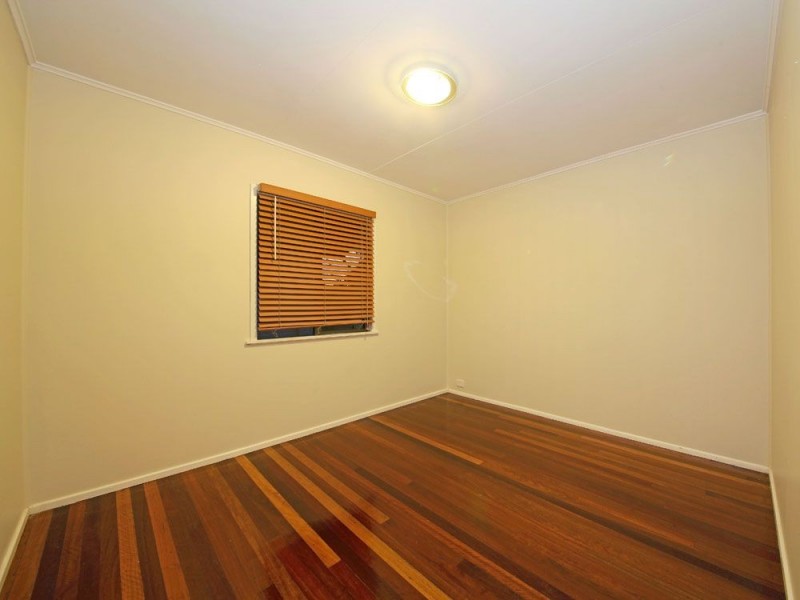 2 Savannah Street, Redcliffe QLD 4020