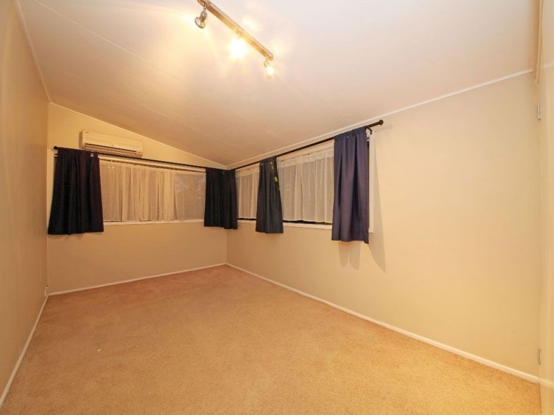 2 Savannah Street, Redcliffe QLD 4020