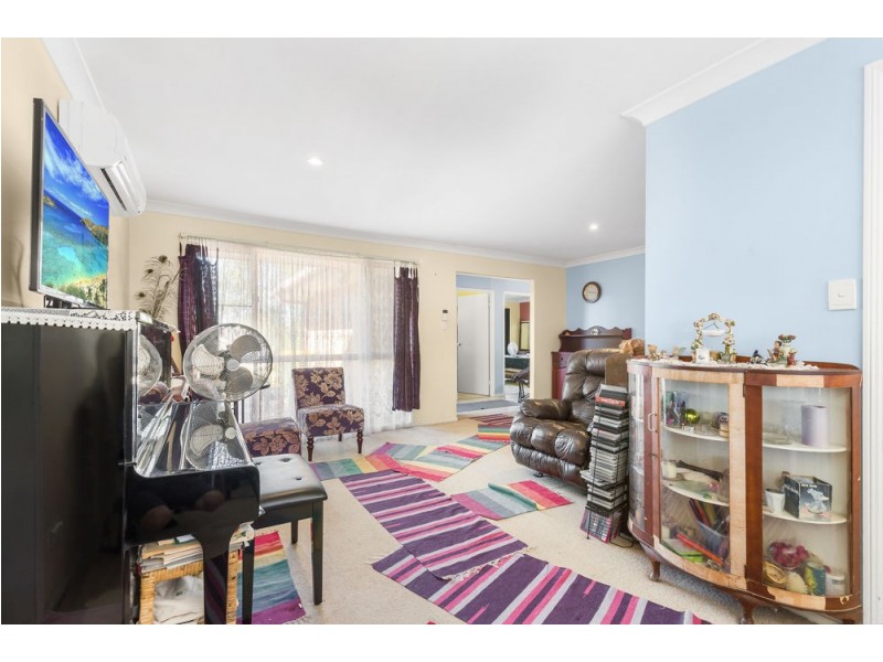 9 Cook Avenue, Caboolture South QLD 4510