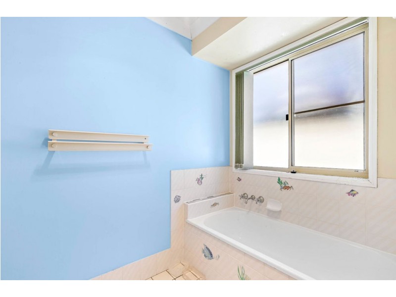 9 Cook Avenue, Caboolture South QLD 4510