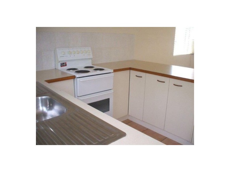 4/7 Bailey Street, Woody Point QLD 4019