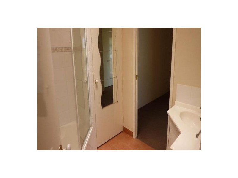 4/7 Bailey Street, Woody Point QLD 4019