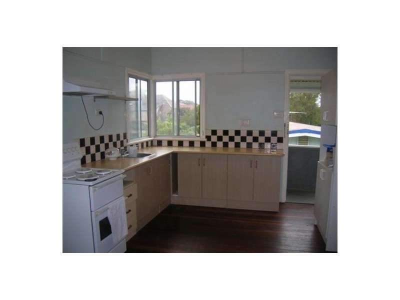 10 Murphy Street, Scarborough QLD 4020
