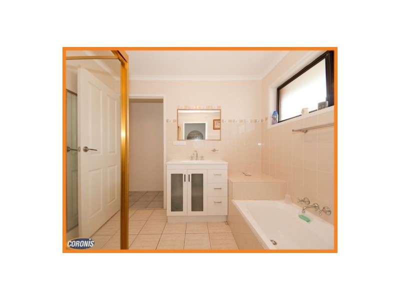 41 Southern Cross Drive, Newport QLD 4020