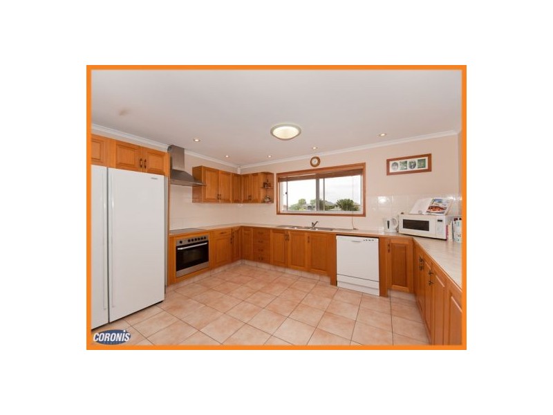 21 Intrepid Court, Newport QLD 4020