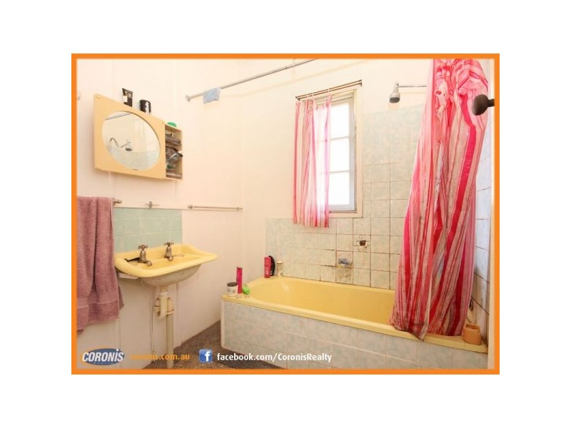 14 Hardiman Street, Woody Point QLD 4019