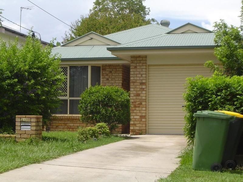 2A Amanda Street, Scarborough QLD 4020