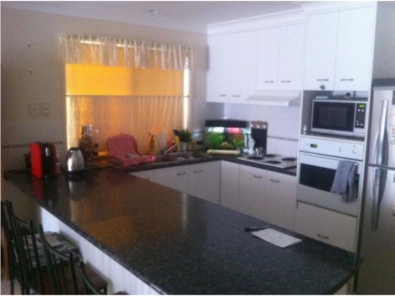 2A Amanda Street, Scarborough QLD 4020