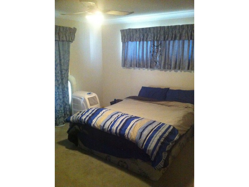 2A Amanda Street, Scarborough QLD 4020