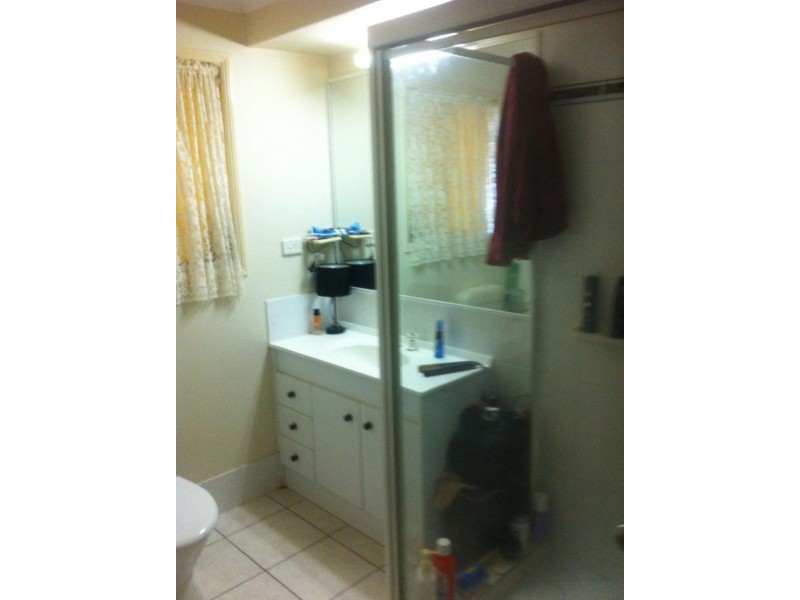 2A Amanda Street, Scarborough QLD 4020