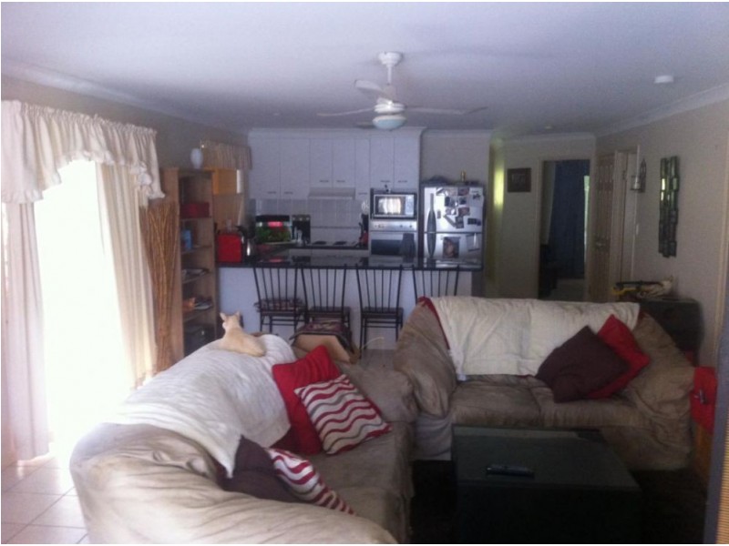 2A Amanda Street, Scarborough QLD 4020