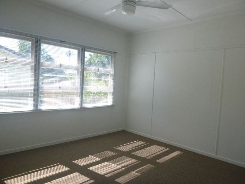 8 Barron Road, Margate QLD 4019