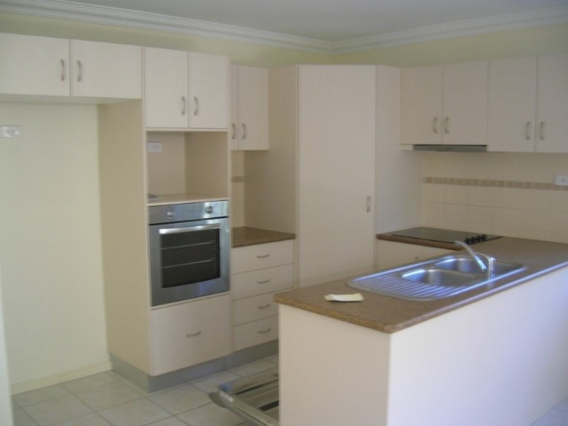1/8 Herbert Street, Scarborough QLD 4020