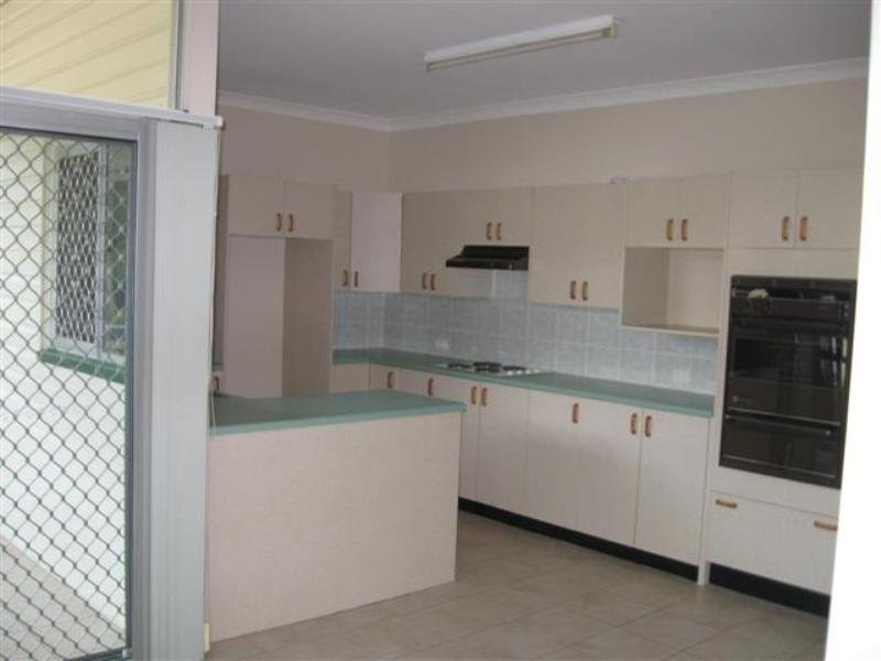 22 Seaville Avenue, Scarborough QLD 4020