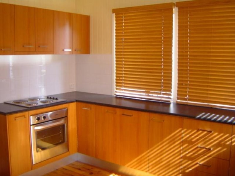 34 King Street, Woody Point QLD 4019