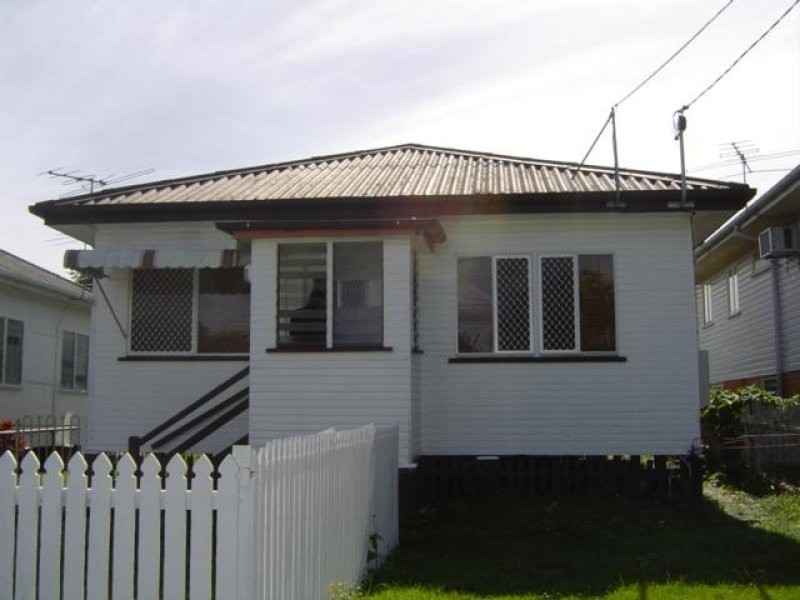 34 King Street, Woody Point QLD 4019