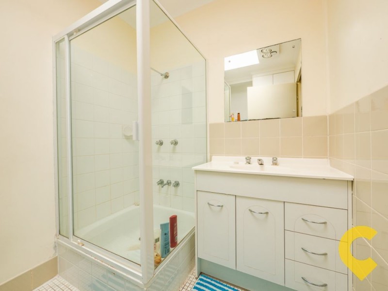 11/2A Moffat Street, Scarborough QLD 4020