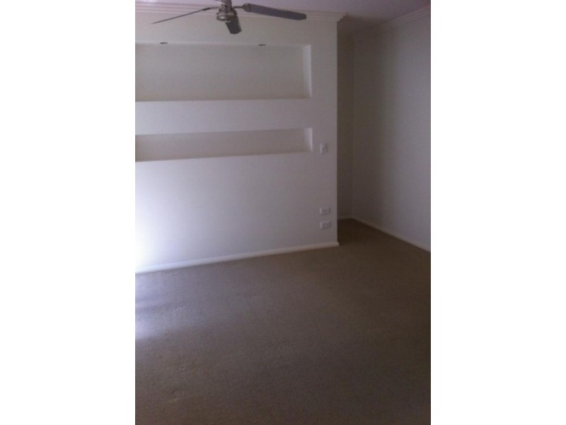 2 Eva Court, Kippa-ring QLD 4021