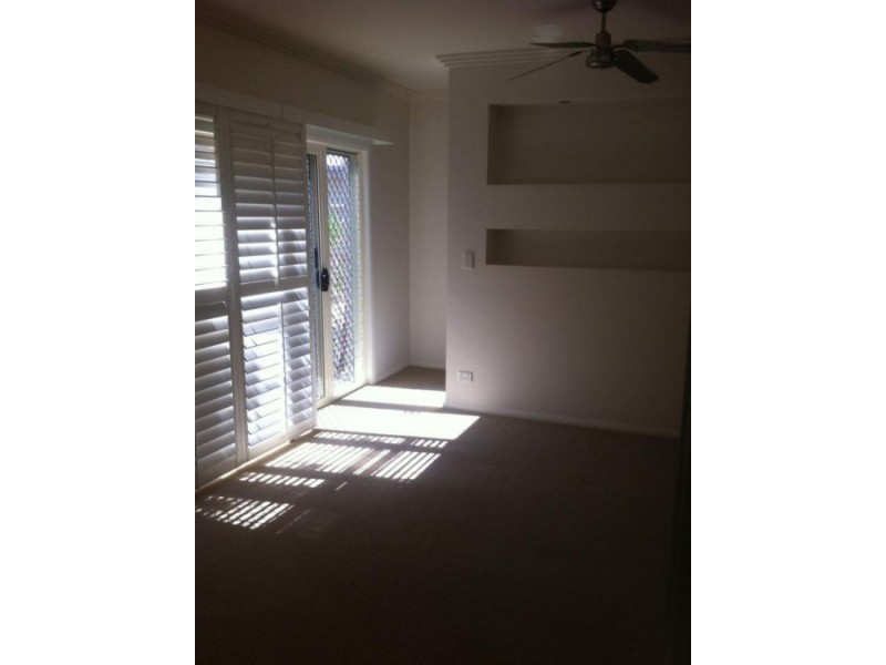 2 Eva Court, Kippa-ring QLD 4021