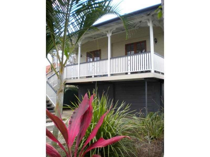 16A Maryborough Terrace, Scarborough QLD 4020