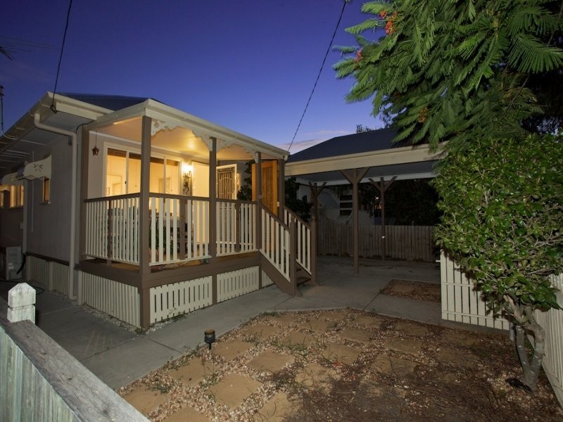 19 Adams Street, Scarborough QLD 4020