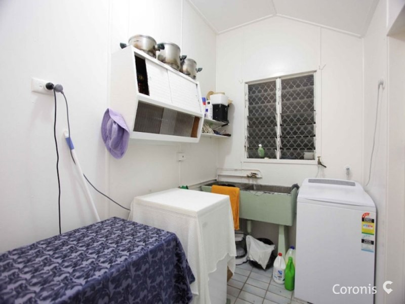 6 Fifth Avenue, Scarborough QLD 4020