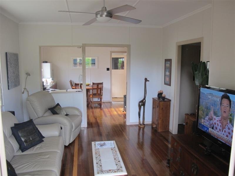 6 Brighton Street, Woody Point QLD 4019