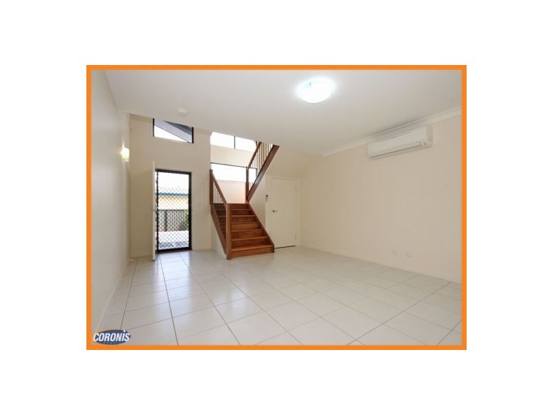 2/22 Percy Street, Redcliffe QLD 4020
