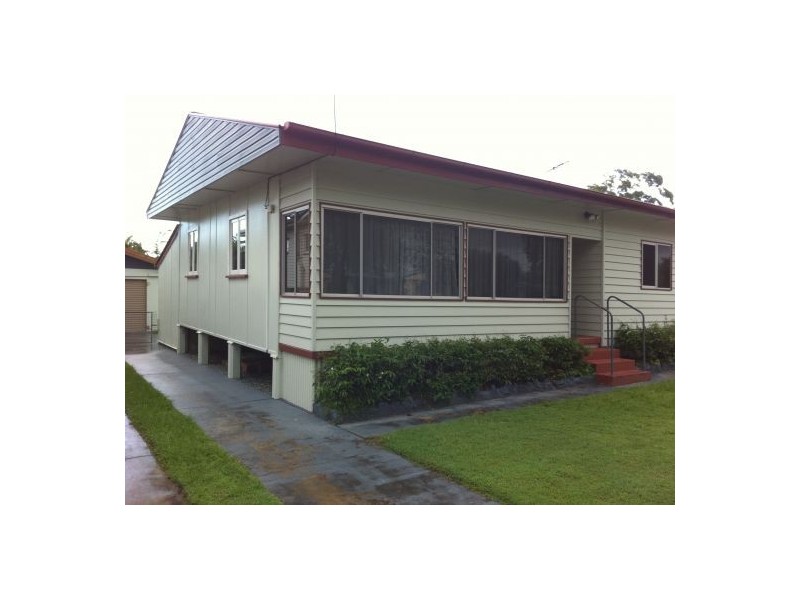 27  Crawford Street, Redcliffe QLD 4020