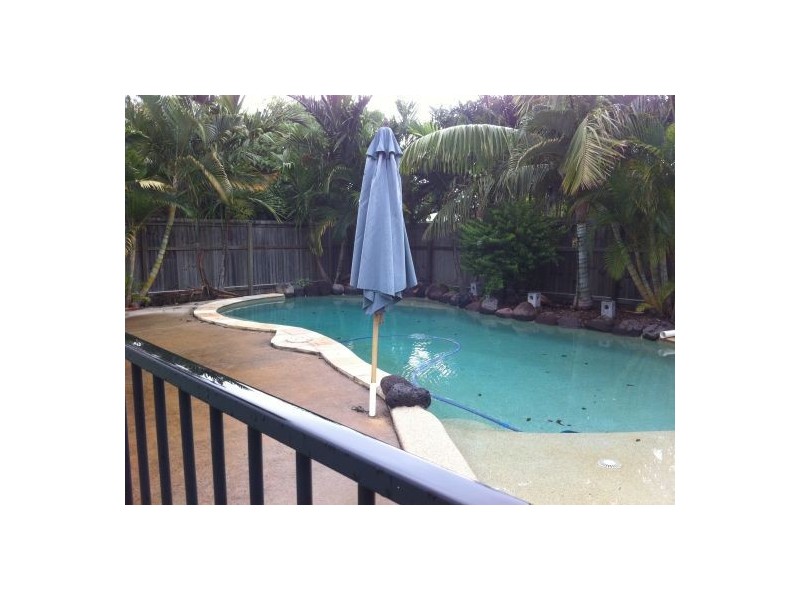 27  Crawford Street, Redcliffe QLD 4020
