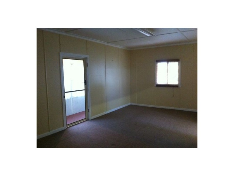 27  Crawford Street, Redcliffe QLD 4020