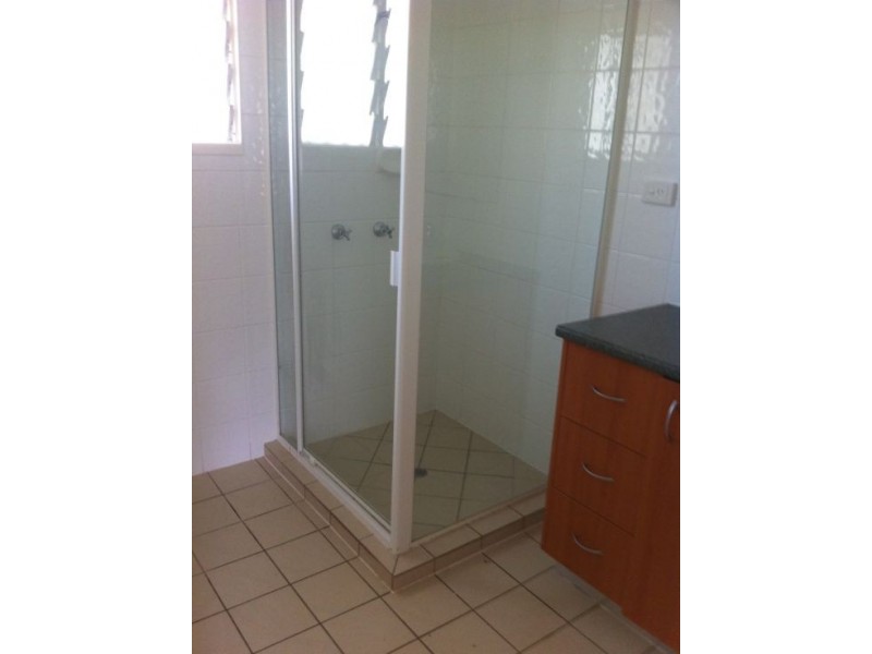 3/109 Prince Edward Parade, Scarborough QLD 4020