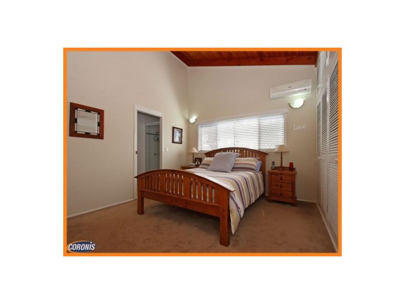 11 Pamphlett Street, Rothwell QLD 4022